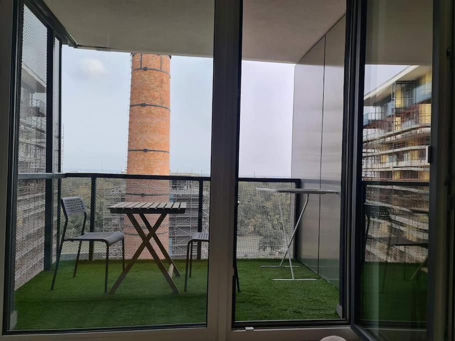Waterfront River View Apartman *